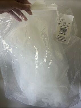NWT bridal veil